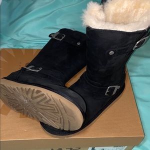 UGG fur boots wit zipper brandnew kids size3 black